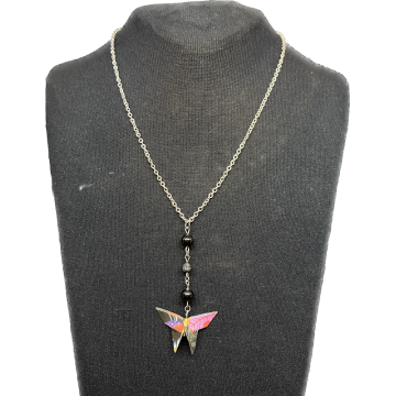 Collier chocker en acier inoxydable avec un papillon en origami et des perles de lave et d'obsidienne