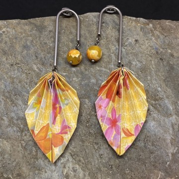 Boucles d'oreilles en acier inoxydable avec feuilles en origami et perles en agate de feu